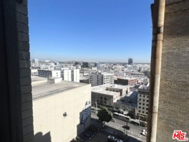 460 S Spring Street, Los Angeles CA: https://media.crmls.org/mediaz/ec5cb6f5-f7d9-4e73-ba15-aaa943ec3f22.jpg