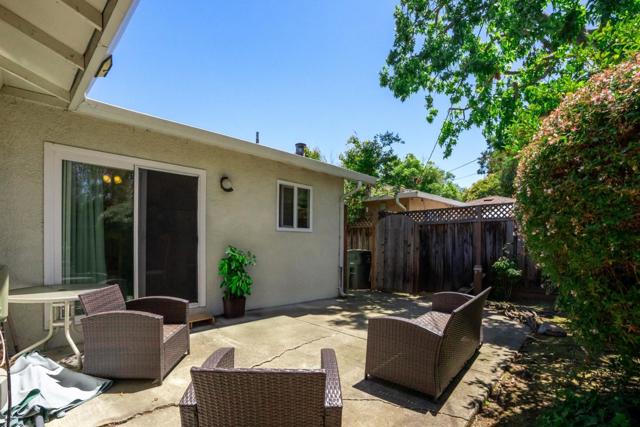 17541756 Plaza Court, Mountain View CA: https://media.crmls.org/mediaz/ec5e1f70-9825-4ca5-a0de-d54f91e5d2cc.jpg