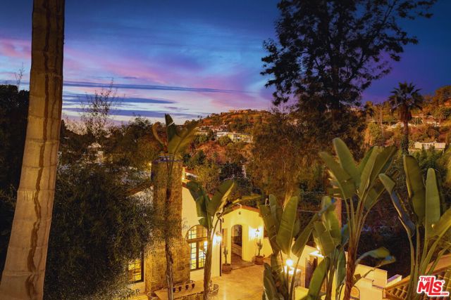 2570 Nichols Canyon Road, Los Angeles CA: https://media.crmls.org/mediaz/ec5ecc05-4f6f-4852-be0b-9980d3836740.jpg