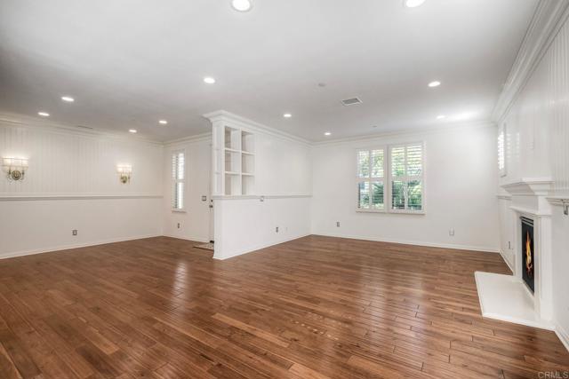 4302 Pacifica Way, Oceanside CA: https://media.crmls.org/mediaz/ec5f3792-481e-40c1-832b-659ee3448d47.jpg