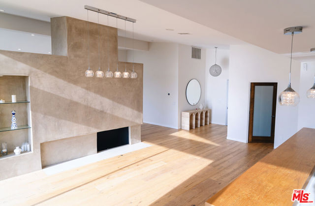 3423 Scadlock Lane, Sherman Oaks CA: https://media.crmls.org/mediaz/ec6013da-23a4-4add-b8d0-5a76675b8456.jpg