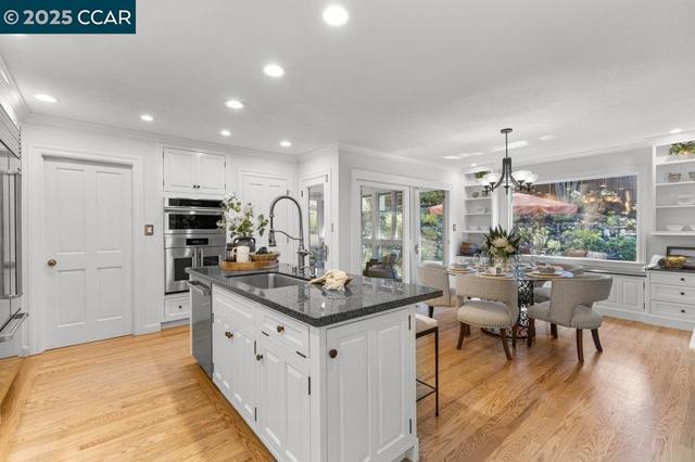 5 Kayser Ct, Walnut Creek CA: https://media.crmls.org/mediaz/ec6013f6-3b22-4025-86bb-be38b8b73257.jpg