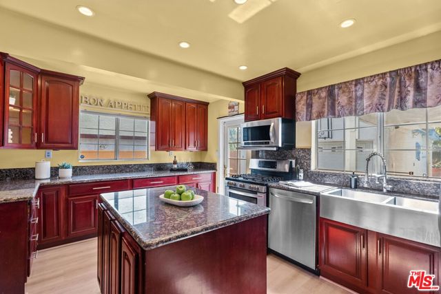 6319 Willowcrest Avenue, North Hollywood CA: https://media.crmls.org/mediaz/ec608d81-b7f0-419c-a768-88ec1aee7957.jpg