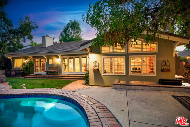 5252 Vanalden Avenue, Tarzana CA: https://media.crmls.org/mediaz/ec60e0f8-64ce-44cd-ae7e-4d4b304a772a.jpg
