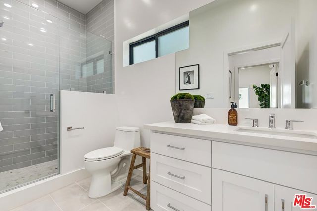 3364 Garden Avenue, Los Angeles CA: https://media.crmls.org/mediaz/ec61123e-372b-482e-9568-1cb4242b2839.jpg