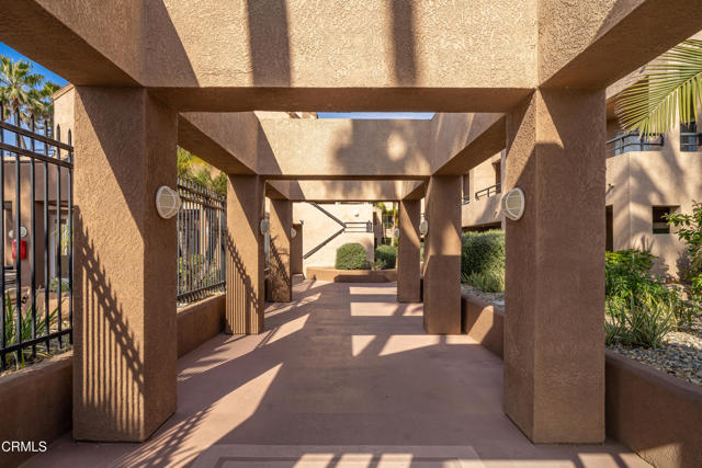 1200 Pacific Coast Highway, Huntington Beach CA: https://media.crmls.org/mediaz/ec61458e-6998-4389-92ce-0e075de708ae.jpg