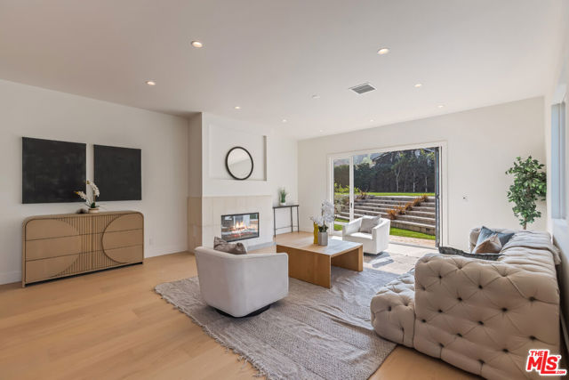 5110 Orange Place, Los Angeles CA: https://media.crmls.org/mediaz/ec623306-b445-4151-8f35-db5a8563164c.jpg