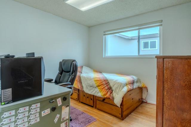226 Crestmoor Circle, Pacifica CA: https://media.crmls.org/mediaz/ec625b9a-bbf7-4ffb-bbf8-c0974215eac5.jpg