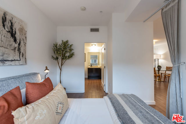 13045 Pacific, Los Angeles CA: https://media.crmls.org/mediaz/ec630e27-dccd-42ce-b823-b9a87d7b0772.jpg