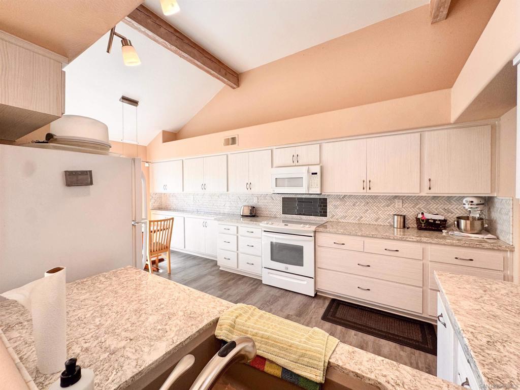 8585 Via Mallorca - photo 6