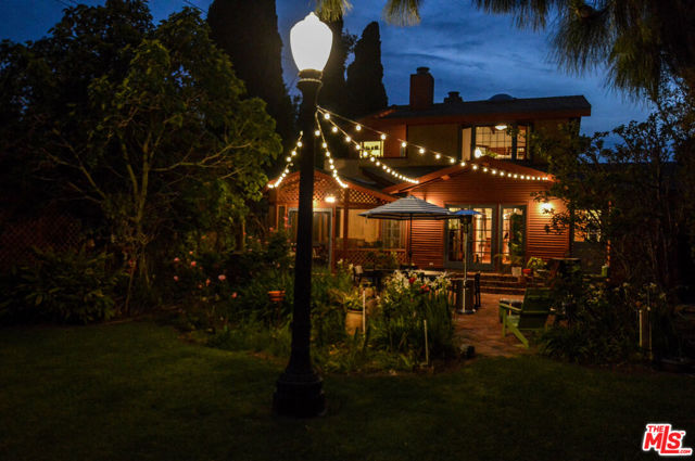 11136 Lucerne Avenue, Culver City CA: https://media.crmls.org/mediaz/ec6387c0-3132-415a-a763-aaeafd4bea7d.jpg