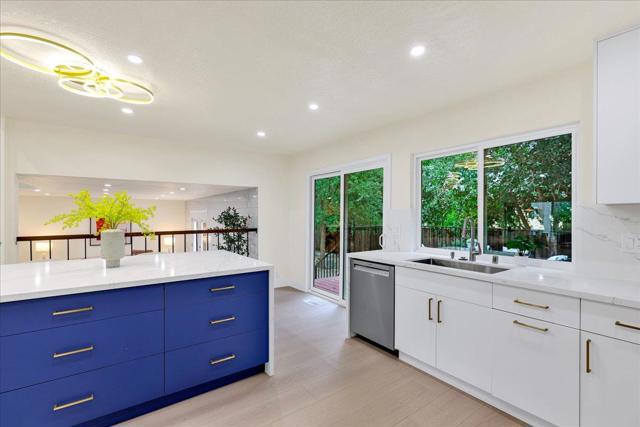 6586 Woodcliff Court, San Jose CA: https://media.crmls.org/mediaz/ec638d1b-4cc8-40df-b6e7-52b4df47d01b.jpg