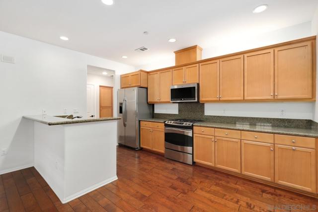 10653 Golden Willow, San Diego CA: https://media.crmls.org/mediaz/ec63e8df-c27c-48bb-8364-1d223b768789.jpg