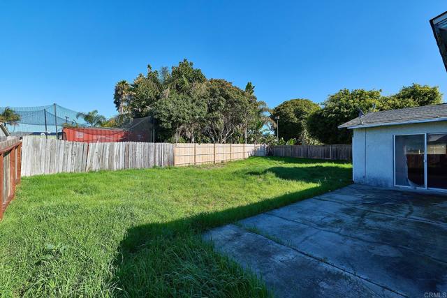 Detail Gallery Image 3 of 12 For 2710 Penkea Dr, Oceanside,  CA 92054 - 3 Beds | 2 Baths