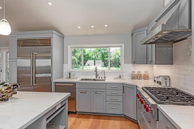 13038 Vista Del Valle Court, Los Altos Hills CA: https://media.crmls.org/mediaz/ec65a3e2-67ae-42ae-9f80-944c1fad7b21.jpg