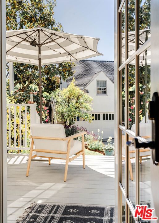 10736 Le Conte Avenue, Los Angeles CA: https://media.crmls.org/mediaz/ec65bc36-e8a1-466f-87e0-76db5cbb5eee.jpg