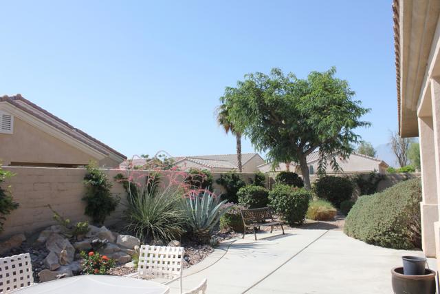 40124 Corte Azul, Indio CA: https://media.crmls.org/mediaz/ec6639af-554d-4aa4-91d6-f1498fc0c7df.jpg