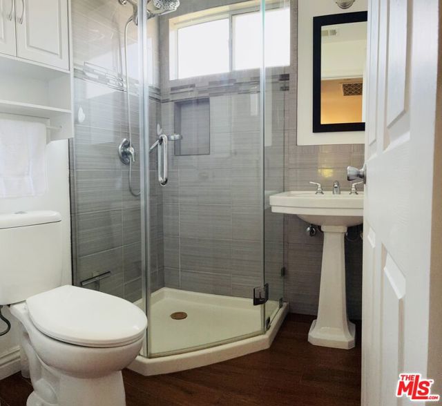 4938 Imlay Avenue, Culver City CA: https://media.crmls.org/mediaz/ec66af53-0990-4f2b-9a03-42fea0952acb.jpg