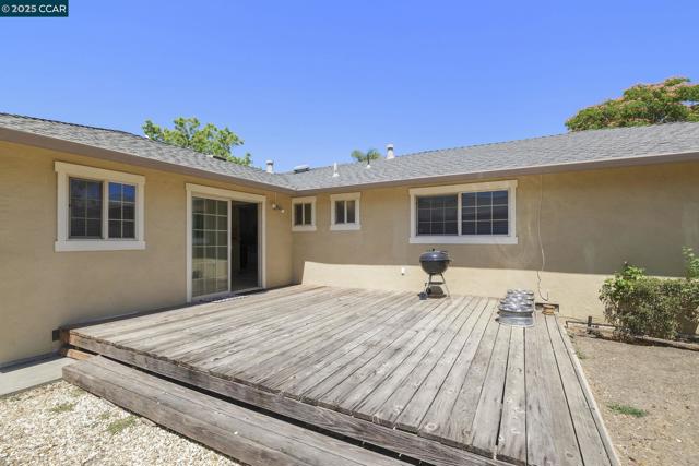 928 Sassel Ave, Concord CA: https://media.crmls.org/mediaz/ec672c2e-1c65-42f3-b53d-eaa1eae6d9fa.jpg