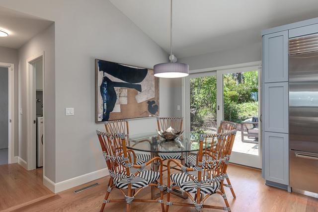 13038 Vista Del Valle Court, Los Altos Hills CA: https://media.crmls.org/mediaz/ec687328-a961-4927-bd62-e84a5a4d23d5.jpg