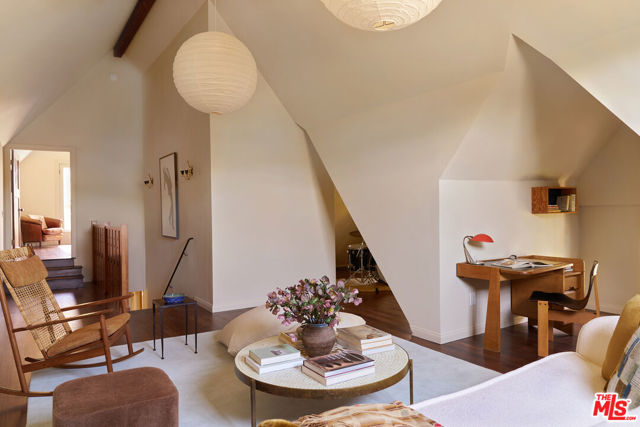 Image 23 of 35 For 1960 Escarpa Drive