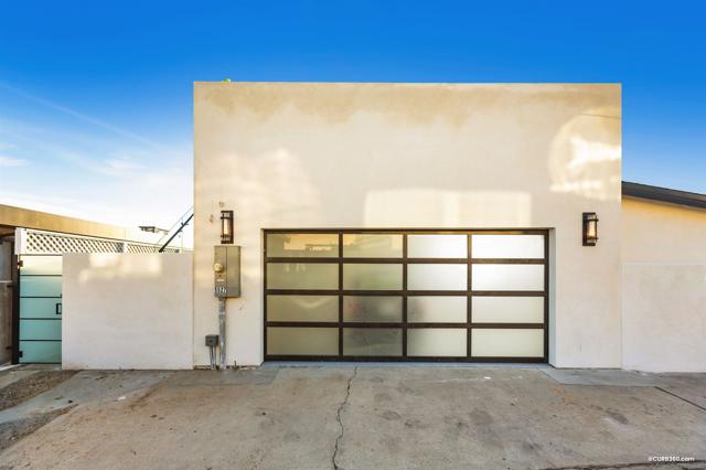 5527 Calumet Ave, La Jolla CA: https://media.crmls.org/mediaz/ec690a99-c7d2-475d-94f6-ebbc164b8604.jpg