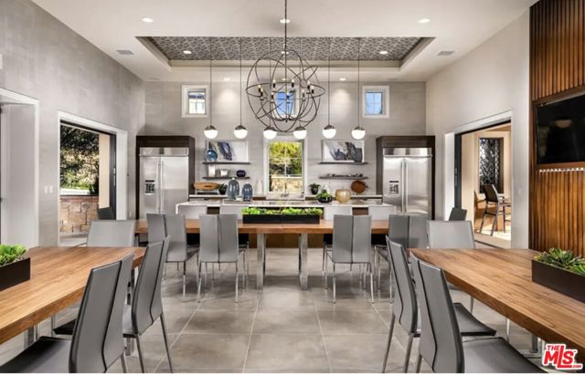 20659 W Beech Circle, Porter Ranch CA: https://media.crmls.org/mediaz/ec69461d-9249-4e6c-8e7d-dd6617b5a4b7.jpg