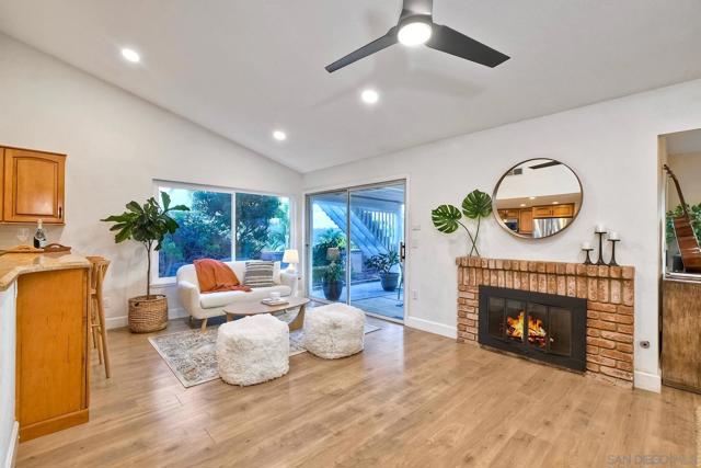 7219 Mimosa Dr, Carlsbad CA: https://media.crmls.org/mediaz/ec6963ee-d946-4d79-be08-ca0b32555a1b.jpg