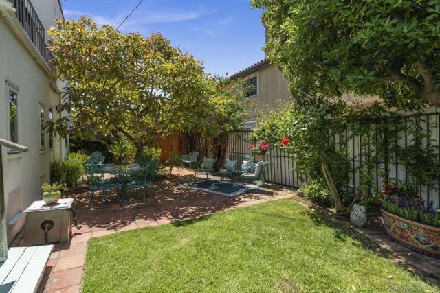 1434 5th Street, Coronado CA: https://media.crmls.org/mediaz/ec6a0d68-1400-45f2-8747-30e9ef8934a0.jpg