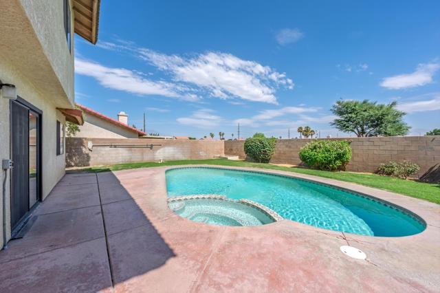 81064 Jessica Way, Indio CA: https://media.crmls.org/mediaz/ec6a7685-d02e-4955-a7d6-b92a20ab1419.jpg