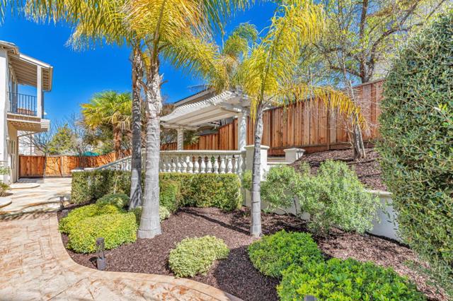 2645 Muirfield Way, Gilroy CA: https://media.crmls.org/mediaz/ec6ab9e1-b36f-4101-83e3-677dd3275b99.jpg