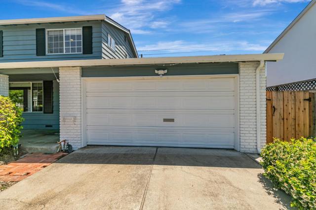 2739 Saint Giles Lane, Mountain View CA: https://media.crmls.org/mediaz/ec6ac193-add1-4f49-8fb9-602c483aed32.jpg
