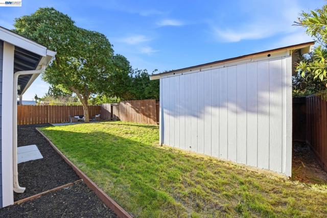 137 Tamarack Dr, Union City CA: https://media.crmls.org/mediaz/ec6ad362-5b7c-4326-80f0-6fc2188cbf6a.jpg