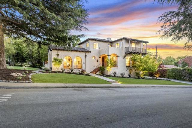 320 Jackson Street, San Mateo CA: https://media.crmls.org/mediaz/ec6b9d9e-54eb-4e99-96a9-a5e90862827f.jpg