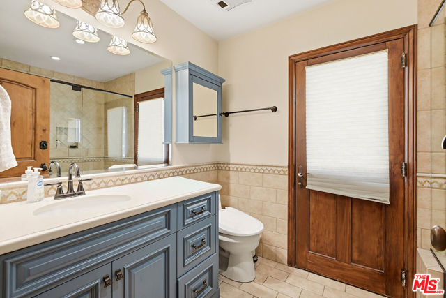 4050 Hayvenhurst Drive photo 35