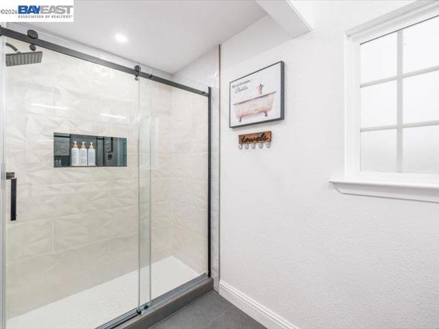 Image 9 of 60 For 1556 Wagoner Dr