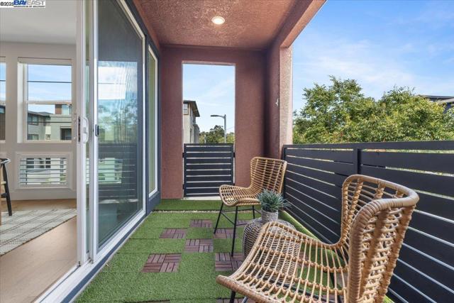5700 Greige Cir, Dublin CA: https://media.crmls.org/mediaz/ec6c680b-fadd-4323-8d52-2905d4971bab.jpg