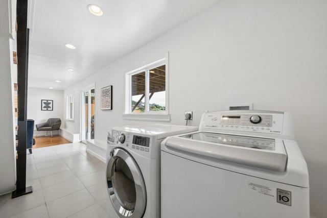 170 Beachview Avenue, Pacifica CA: https://media.crmls.org/mediaz/ec6c87e5-6853-4d72-80b9-8bb6a58815b1.jpg