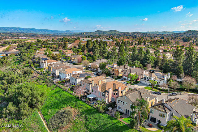 11535 Northdale Drive, Moorpark CA: https://media.crmls.org/mediaz/ec6c968a-f111-4b50-a743-812029f311a2.jpg