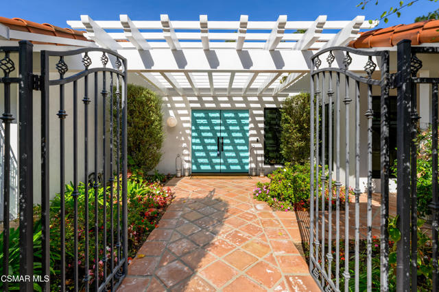 87 Pinecrest Road, Westlake Village CA: https://media.crmls.org/mediaz/ec6cb9b7-db9a-4d3e-8445-593b2a45183b.jpg