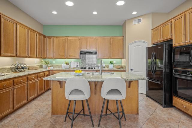 Detail Gallery Image 11 of 42 For 1452 S Creekside Dr, Chula Vista,  CA 91915 - 3 Beds | 2/1 Baths