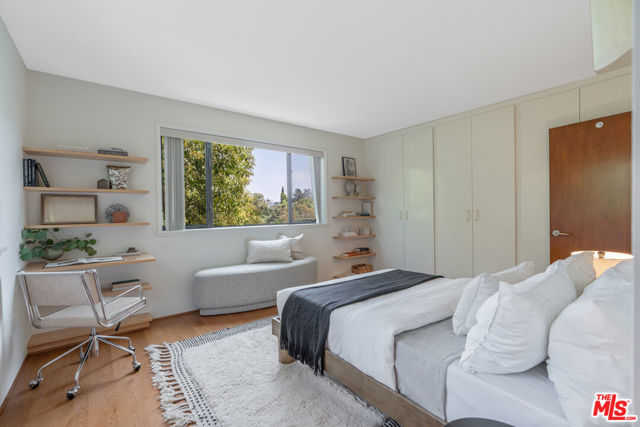13451 Cheltenham Drive, Sherman Oaks CA: https://media.crmls.org/mediaz/ec6d37ee-9144-4491-8e09-c6af7fb1a1aa.jpg