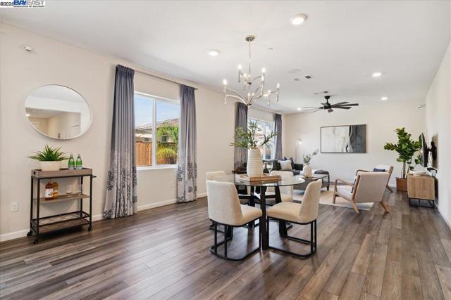 5352 Guenoc Valley Ln, Antioch CA: https://media.crmls.org/mediaz/ec6d56e0-26db-4502-89eb-d2d4f0c1189d.jpg