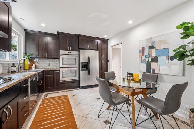 598 CRESTMONT DRIVE, Oakland CA: https://media.crmls.org/mediaz/ec6d7f5d-5f36-4101-b665-a0149f5b216c.jpg