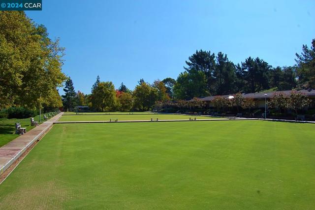 2748 Tice Creek Dr, Walnut Creek CA: https://media.crmls.org/mediaz/ec6dc32e-31b6-4592-a3ae-e049cb65d972.jpg