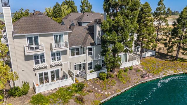 1023 Rudder Lane, Foster City CA: https://media.crmls.org/mediaz/ec6dc693-77a9-4642-a0cc-fcf461f6e9e0.jpg