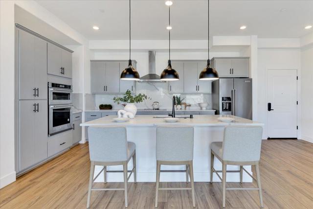 210 Waters Park Circle, San Mateo CA: https://media.crmls.org/mediaz/ec6dd861-9098-4c5c-9726-f62a866e963f.jpg
