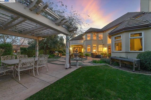 2434 Pomino Way, Pleasanton CA: https://media.crmls.org/mediaz/ec6e4a3d-a7da-4150-a9aa-c59aa893a791.jpg