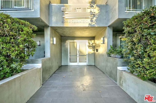 4644 Coldwater Canyon Avenue, Studio City CA: https://media.crmls.org/mediaz/ec6e5d77-a48a-49f1-bbd2-bb3309ca1dd0.jpg