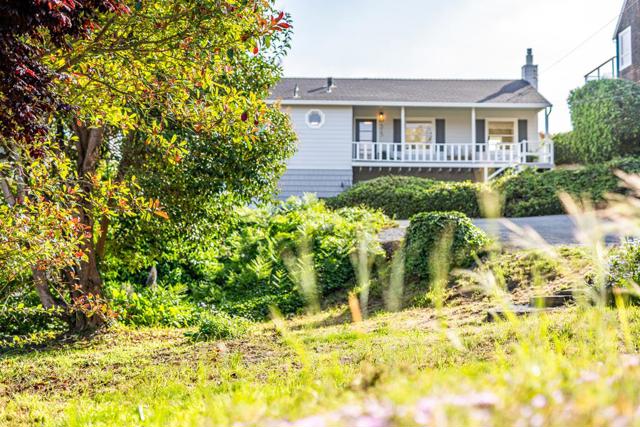 313 Vista Drive, Watsonville CA: https://media.crmls.org/mediaz/ec6e7a8f-6f2b-4c15-9aab-d06aeab9d162.jpg